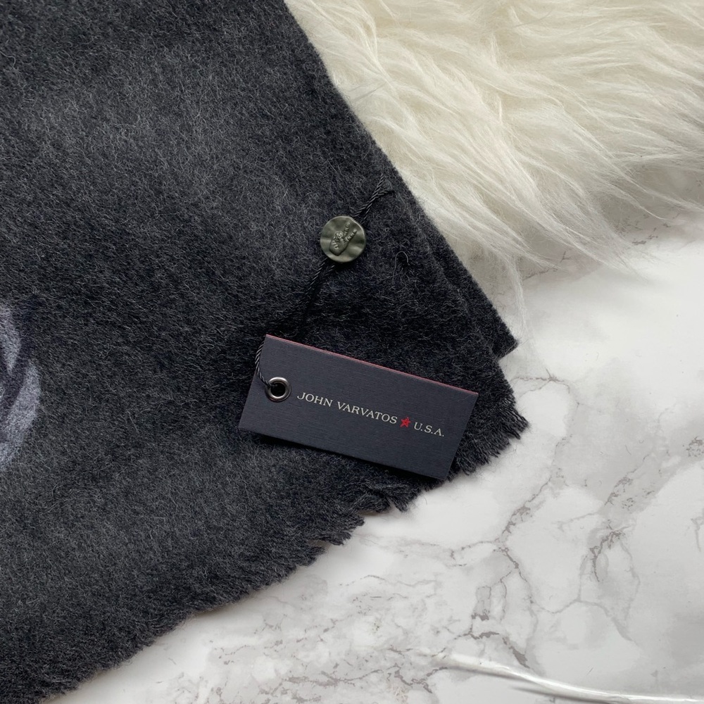 John Varvatos Skull Scarf Gray NWT - Picture 3 of 6
